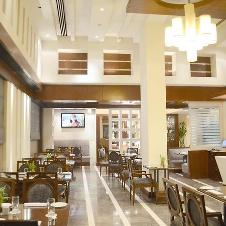 The Acura, Bmk Otel Gurgaon Dış mekan fotoğraf