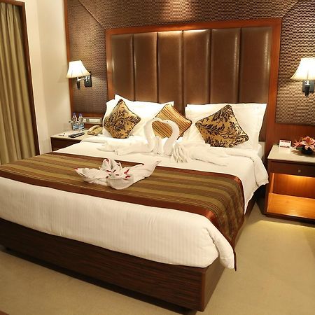 The Acura, Bmk Otel Gurgaon Dış mekan fotoğraf