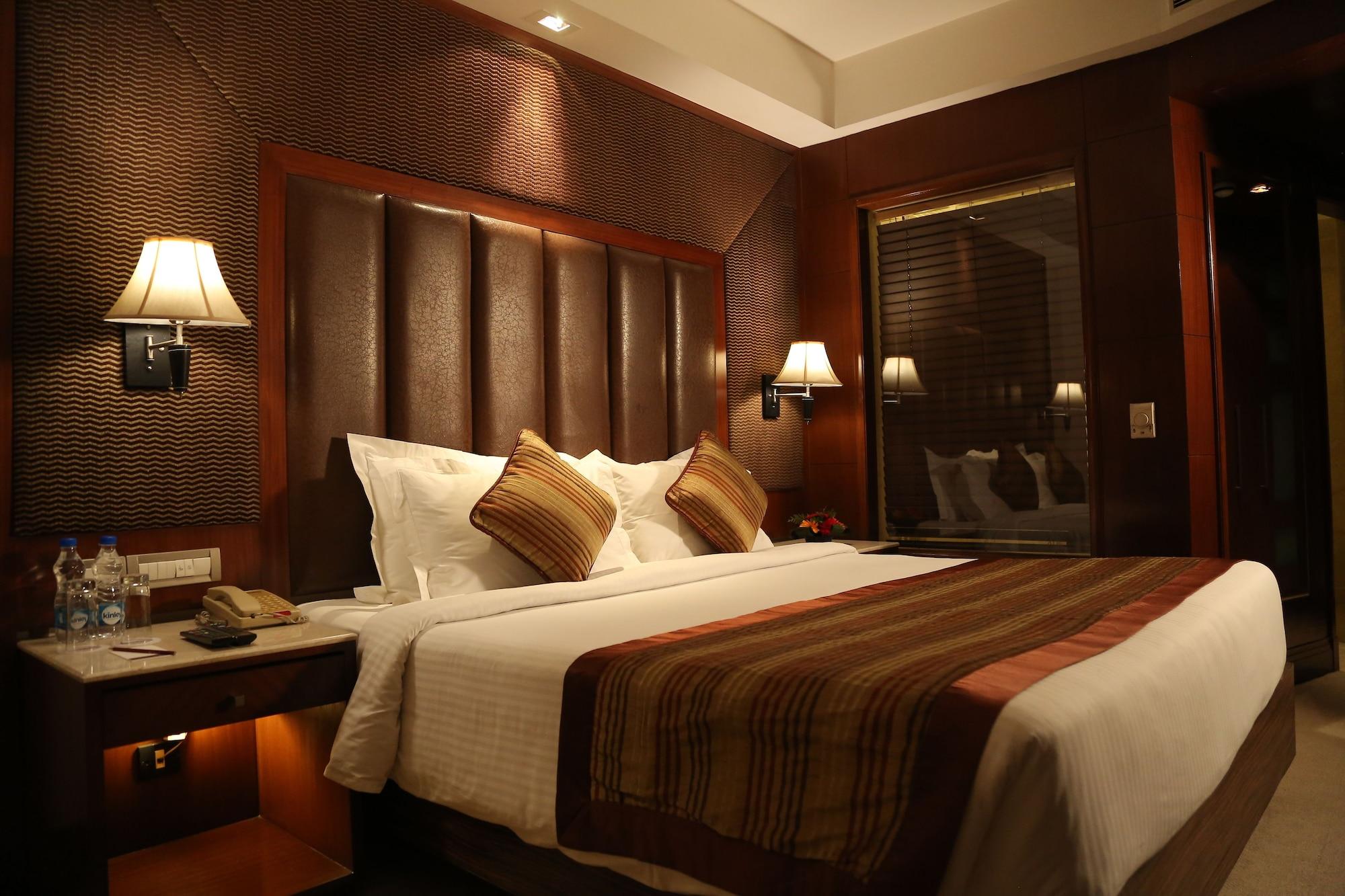 The Acura, Bmk Otel Gurgaon Dış mekan fotoğraf