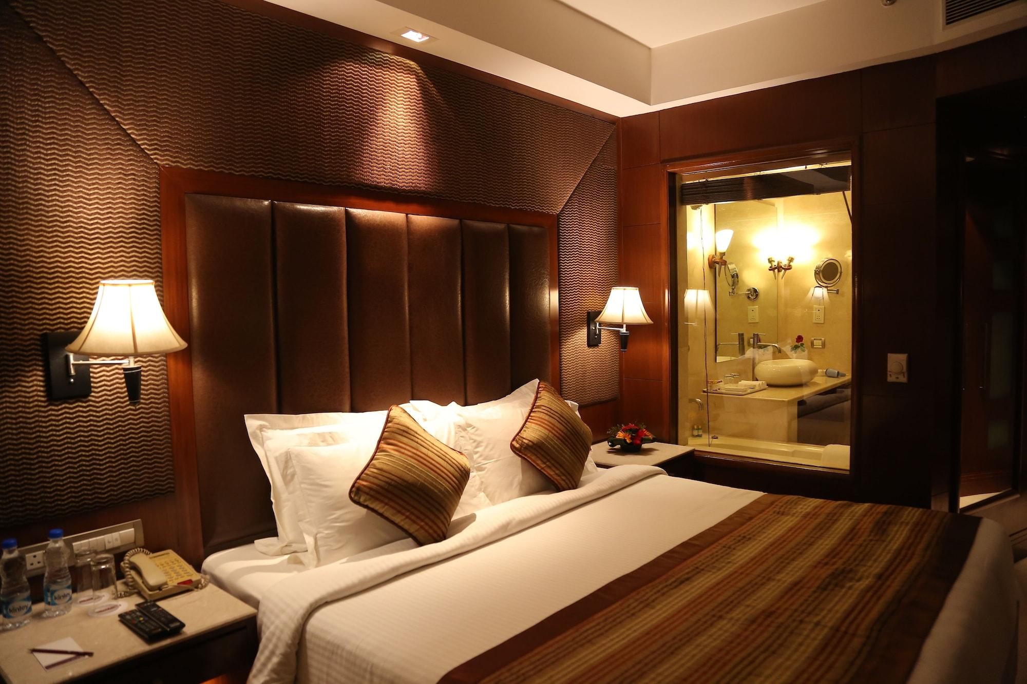 The Acura, Bmk Otel Gurgaon Dış mekan fotoğraf