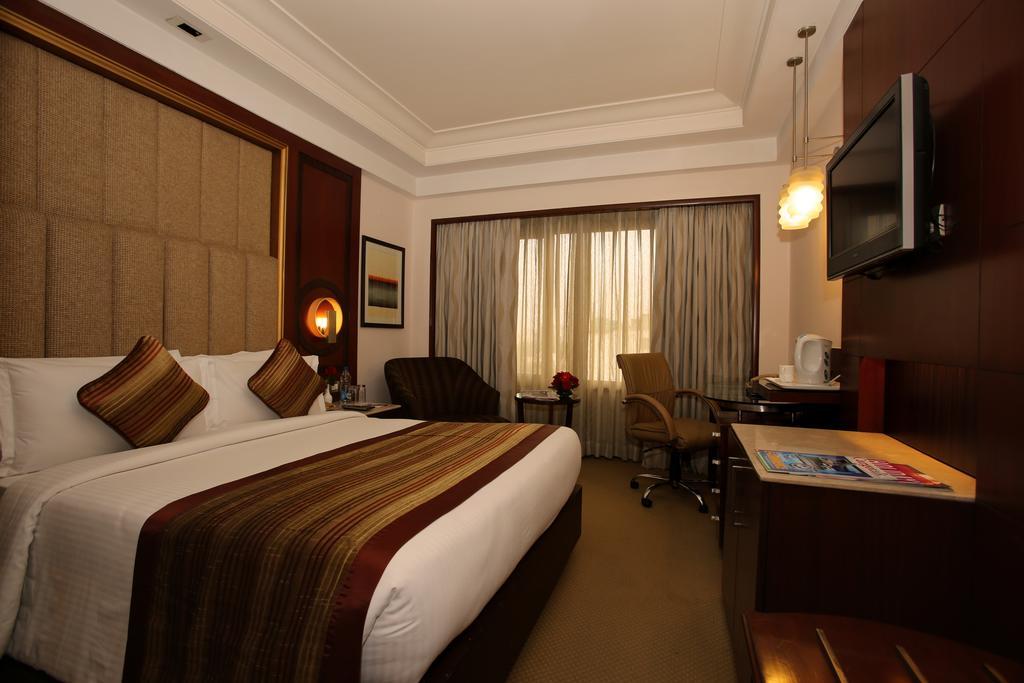 The Acura, Bmk Otel Gurgaon Dış mekan fotoğraf