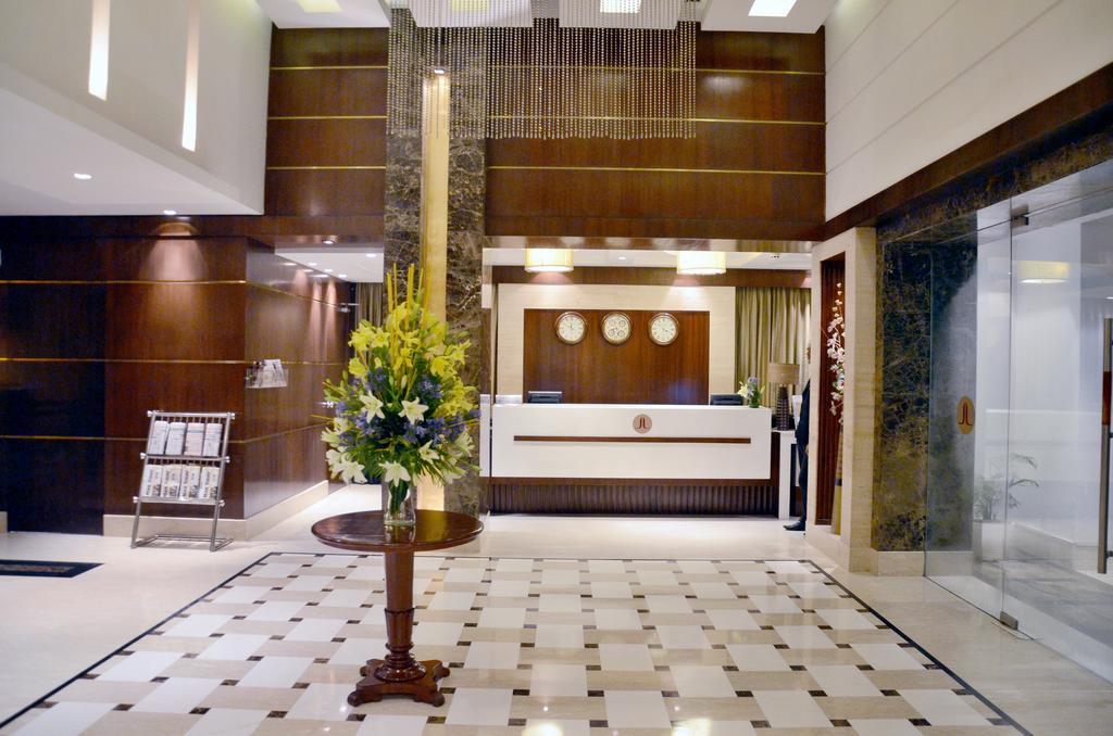 The Acura, Bmk Otel Gurgaon Dış mekan fotoğraf