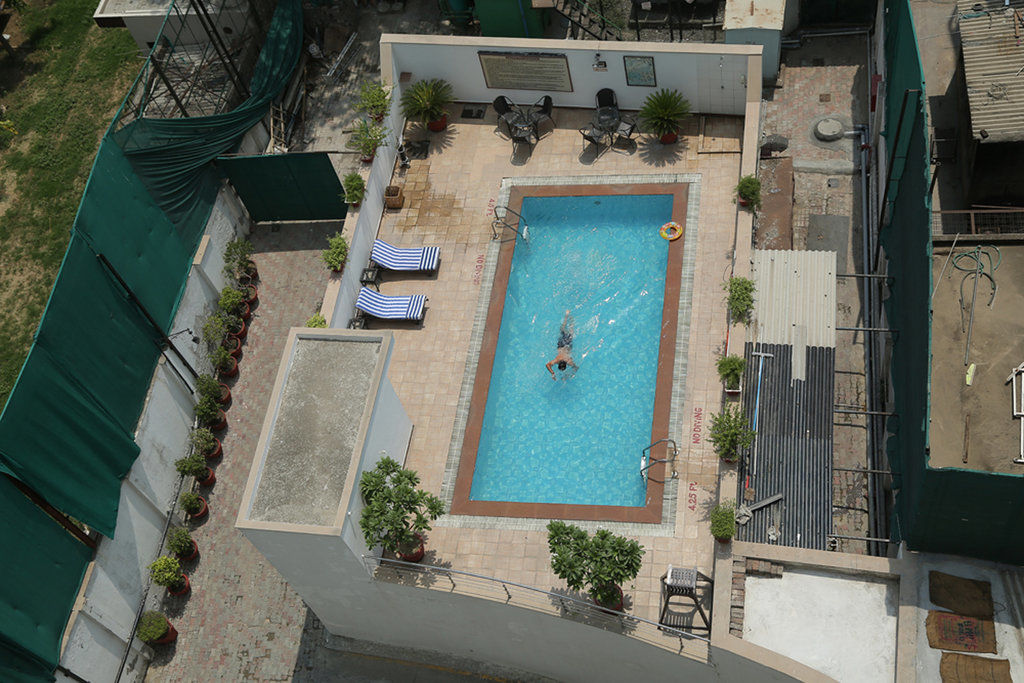 The Acura, Bmk Otel Gurgaon Dış mekan fotoğraf