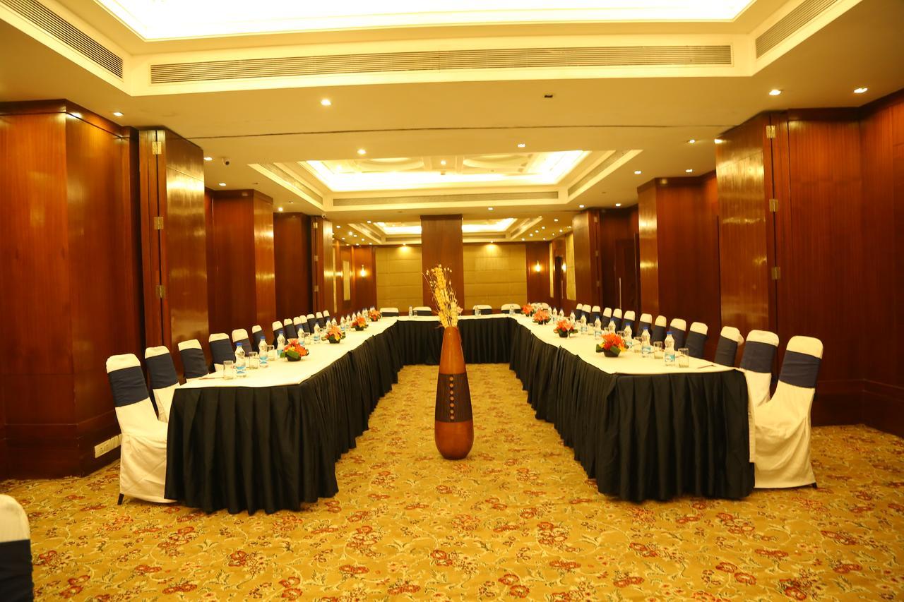 The Acura, Bmk Otel Gurgaon Dış mekan fotoğraf