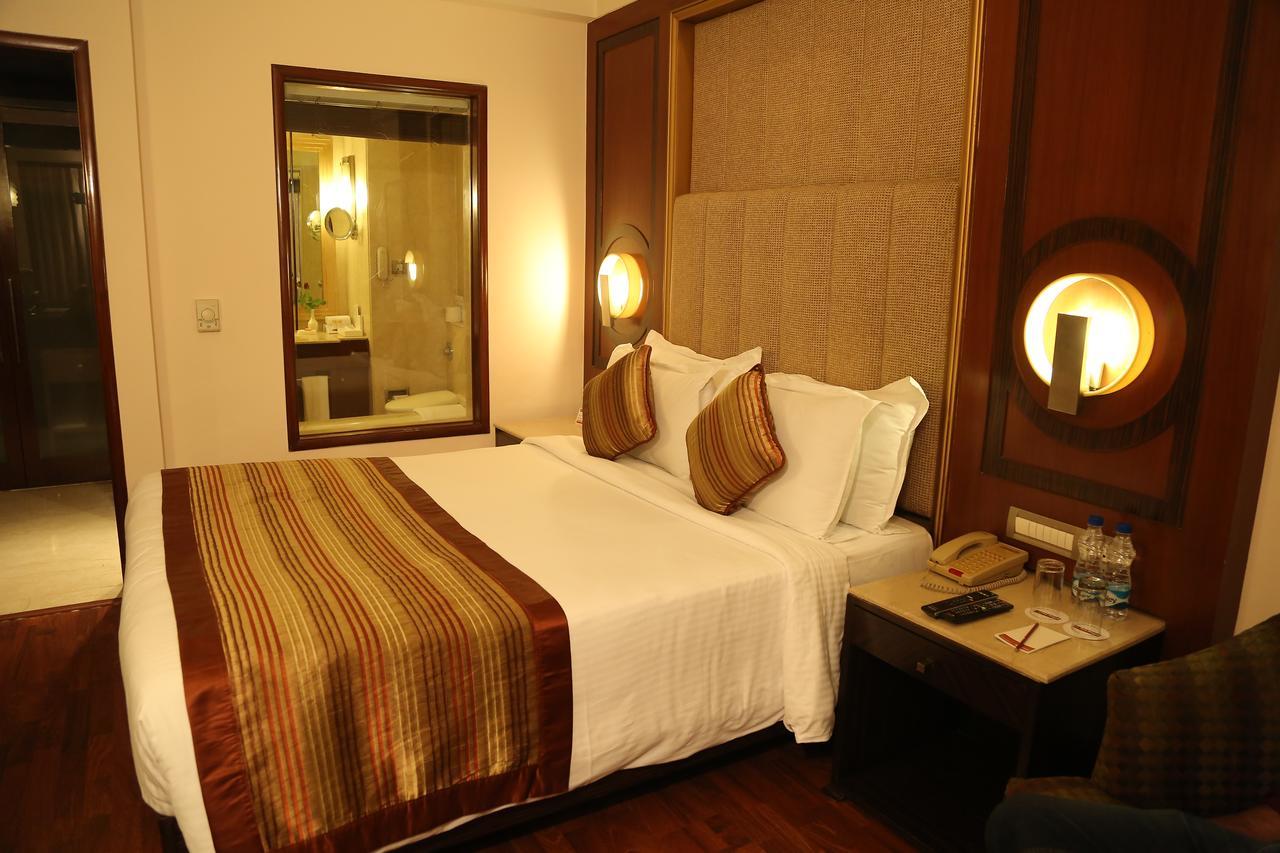 The Acura, Bmk Otel Gurgaon Dış mekan fotoğraf