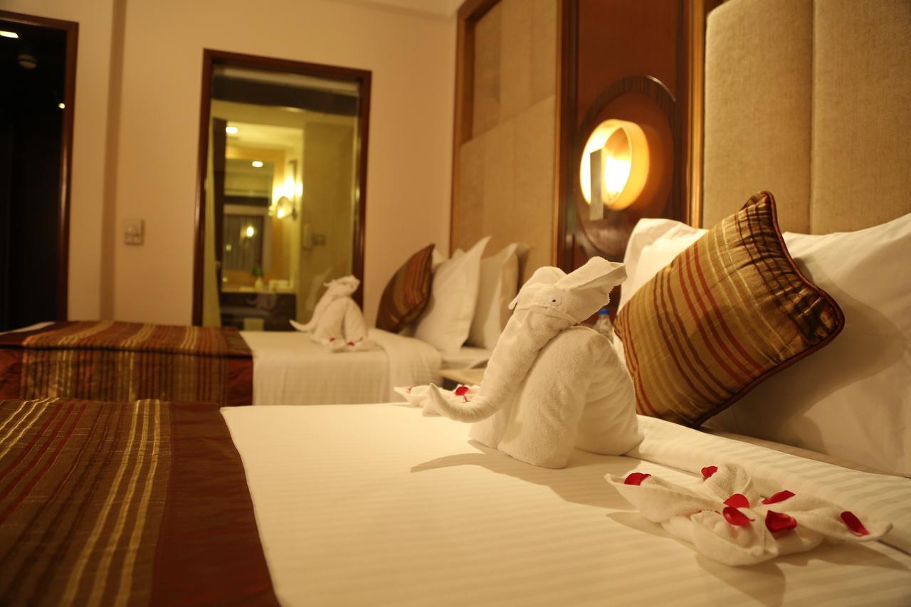 The Acura, Bmk Otel Gurgaon Dış mekan fotoğraf