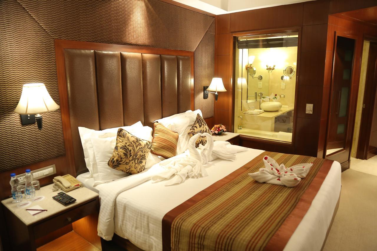 The Acura, Bmk Otel Gurgaon Dış mekan fotoğraf