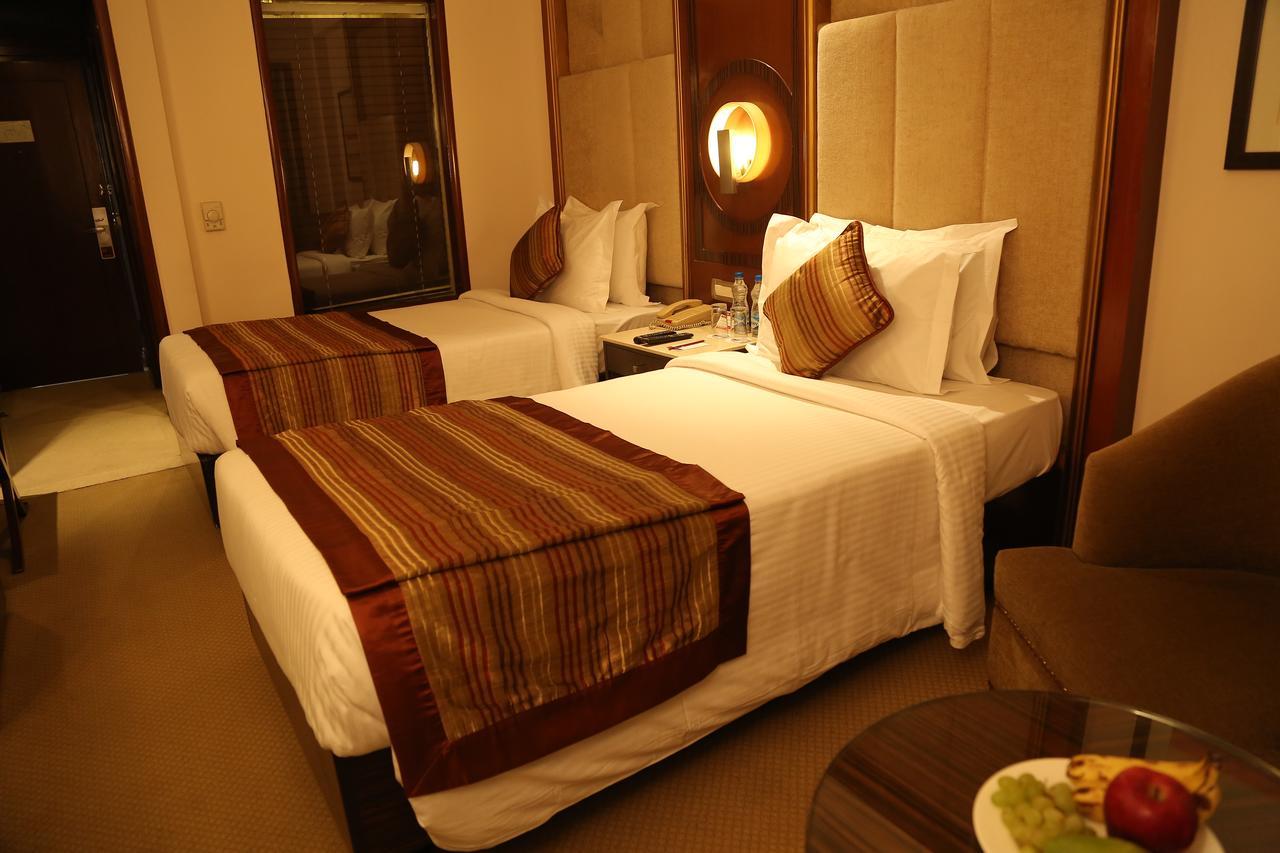 The Acura, Bmk Otel Gurgaon Dış mekan fotoğraf