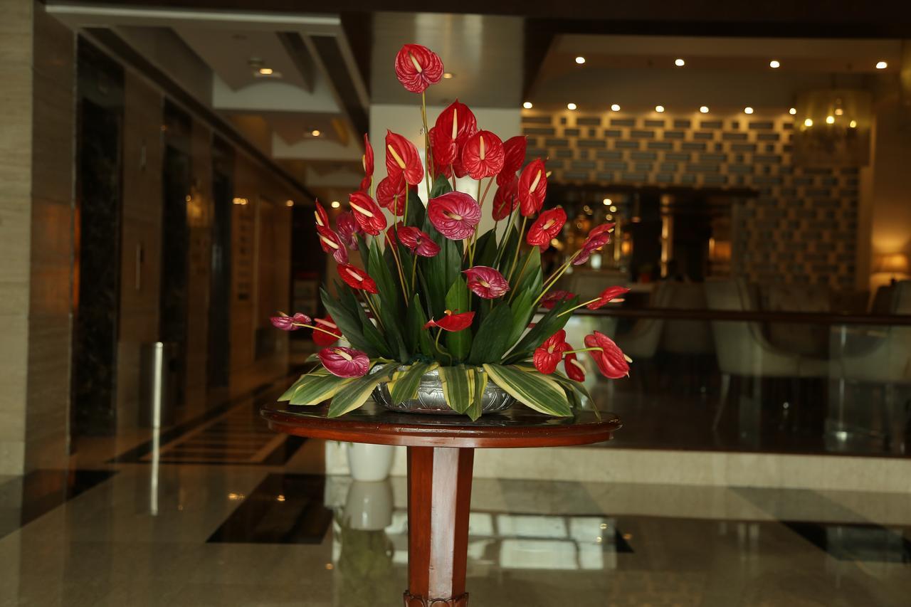 The Acura, Bmk Otel Gurgaon Dış mekan fotoğraf