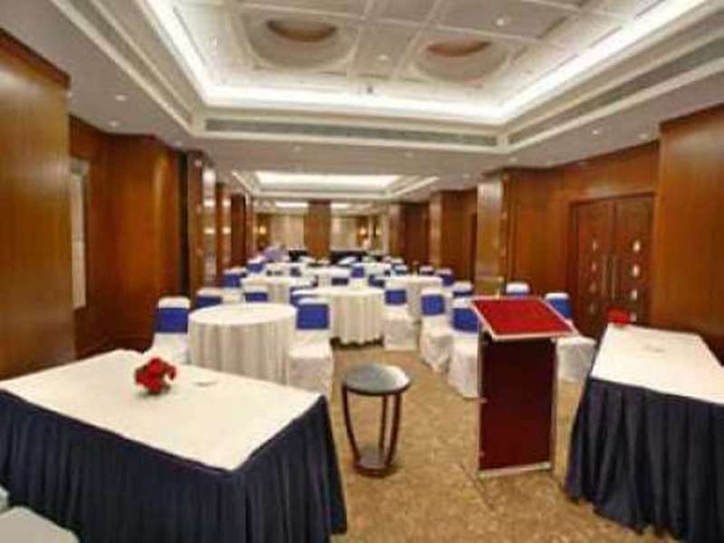 The Acura, Bmk Otel Gurgaon Dış mekan fotoğraf
