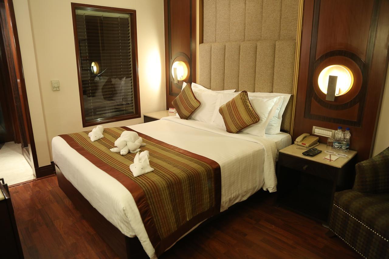 The Acura, Bmk Otel Gurgaon Dış mekan fotoğraf