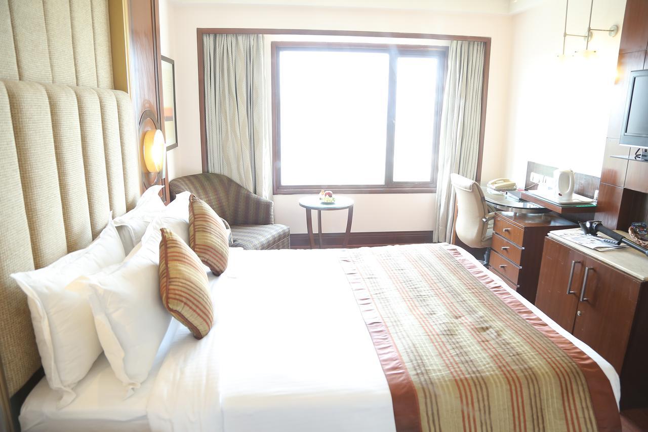 The Acura, Bmk Otel Gurgaon Dış mekan fotoğraf