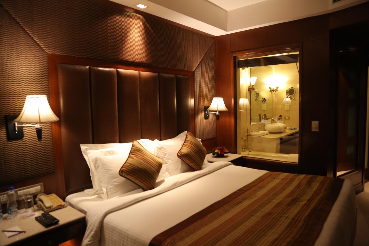 The Acura, Bmk Otel Gurgaon Dış mekan fotoğraf